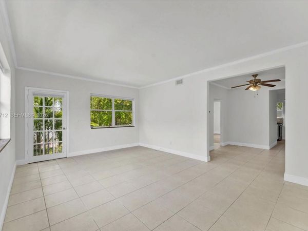 653 Michigan AV, Unit 15, Miami Beach, FL 33139
