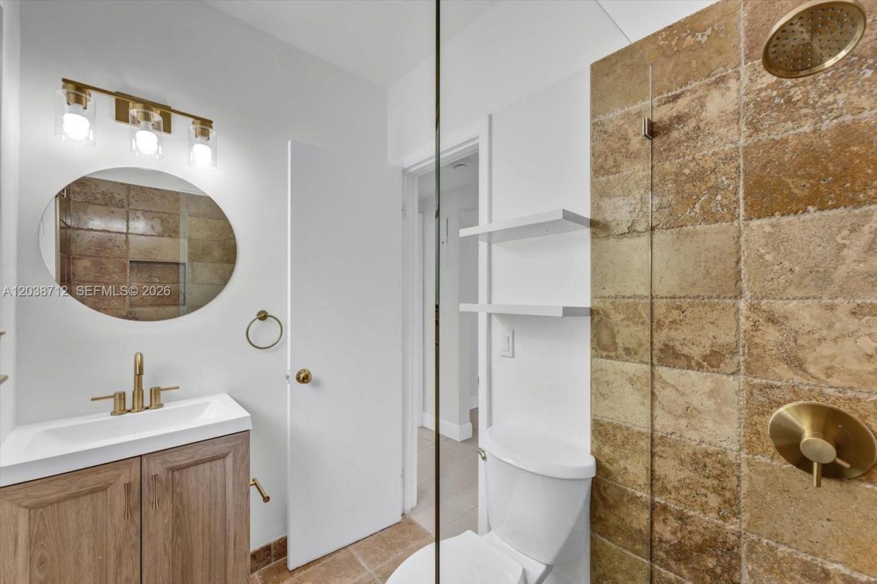653 Michigan Av, Unit 15, Miami Beach, FL 33139 Photo