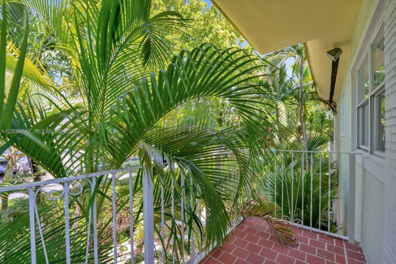 653 Michigan Av, Unit 15, Miami Beach, FL 33139 Photo