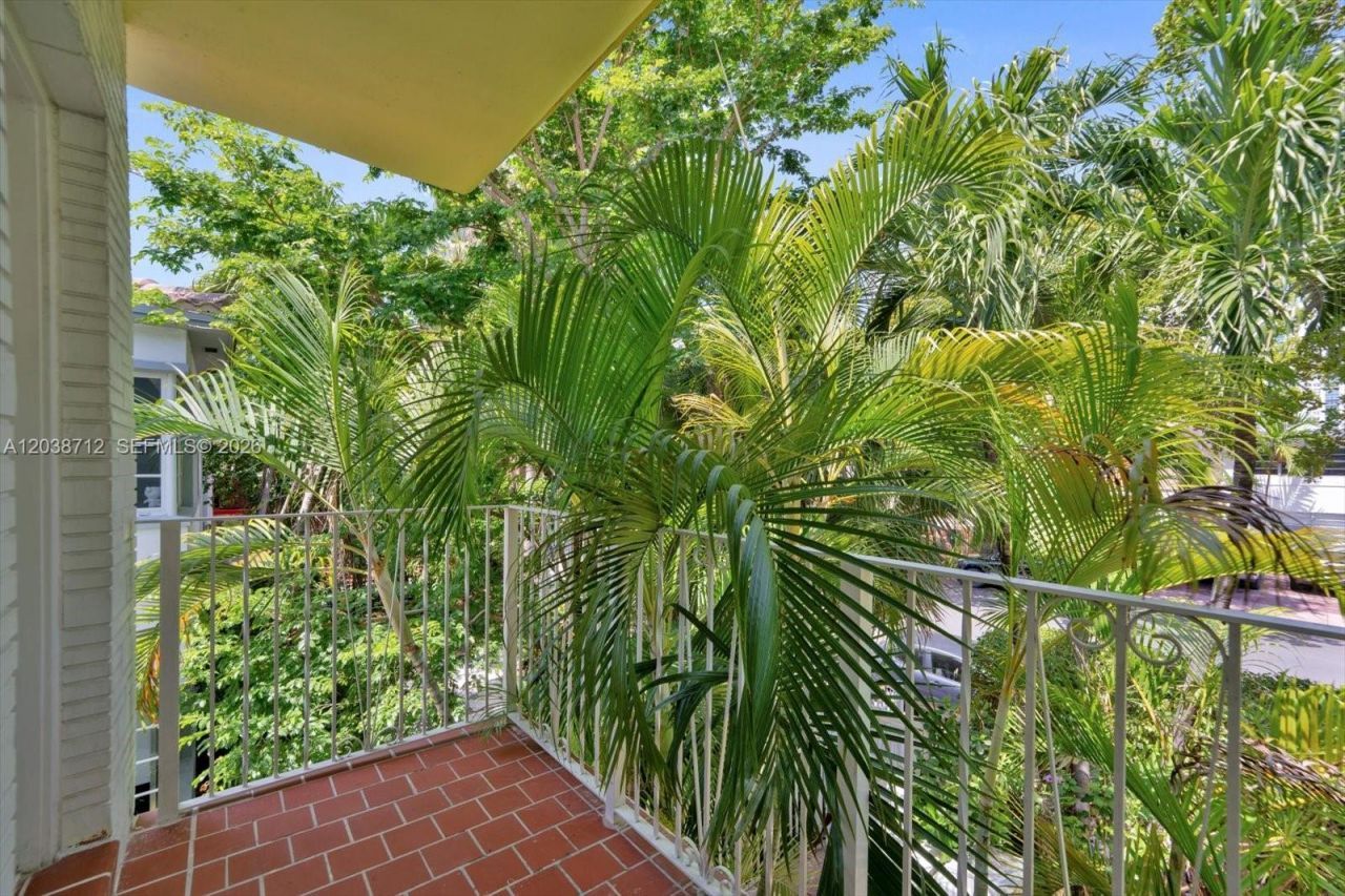 653 Michigan Av, Unit 15, Miami Beach, FL 33139 Photo