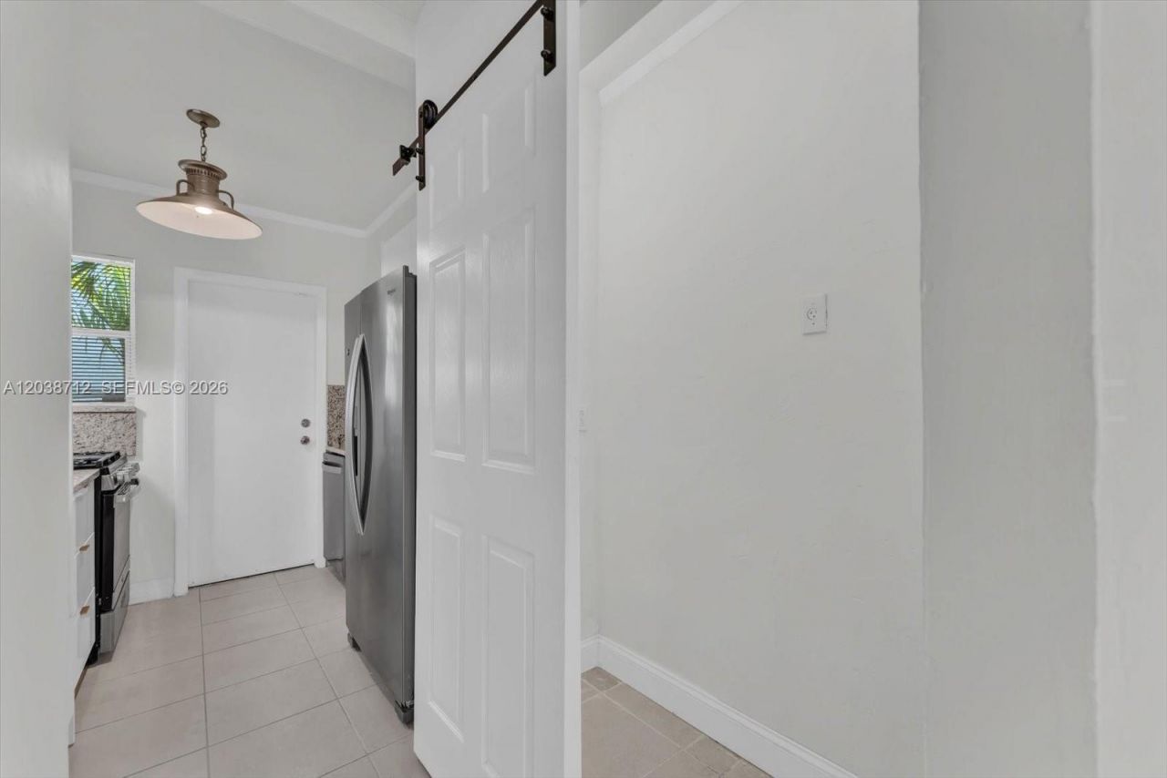 653 Michigan Av, Unit 15, Miami Beach, FL 33139 Photo