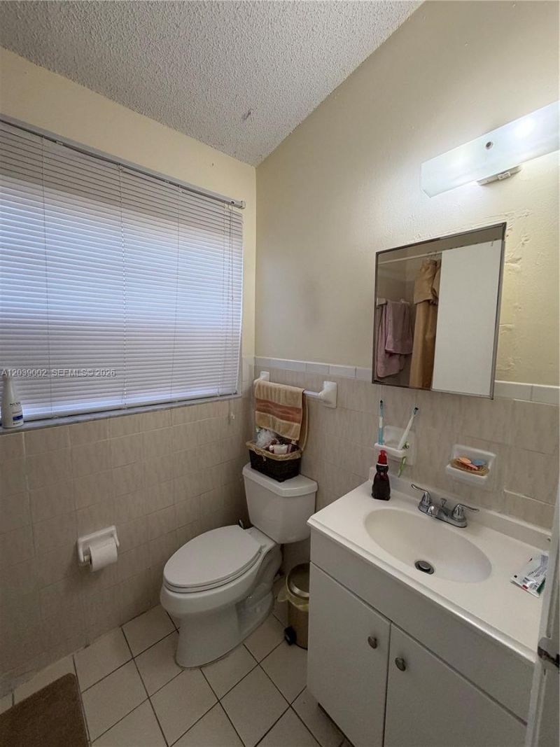 400 NW 44th Ave, Miami, FL 33126 Photo