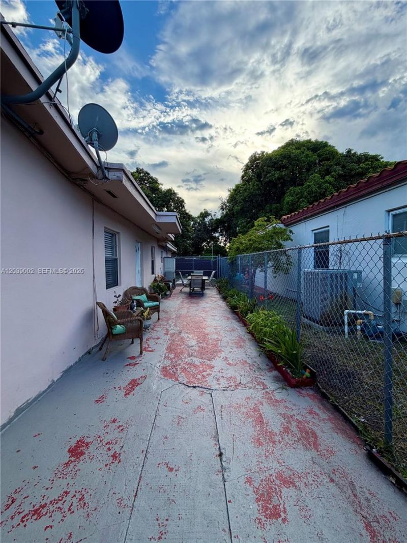400 NW 44th Ave, Miami, FL 33126 Photo