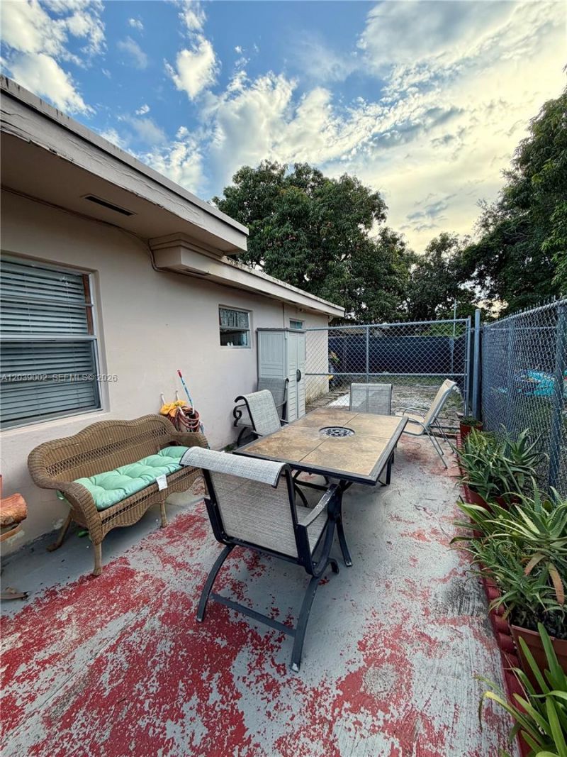 400 NW 44th Ave, Miami, FL 33126 Photo