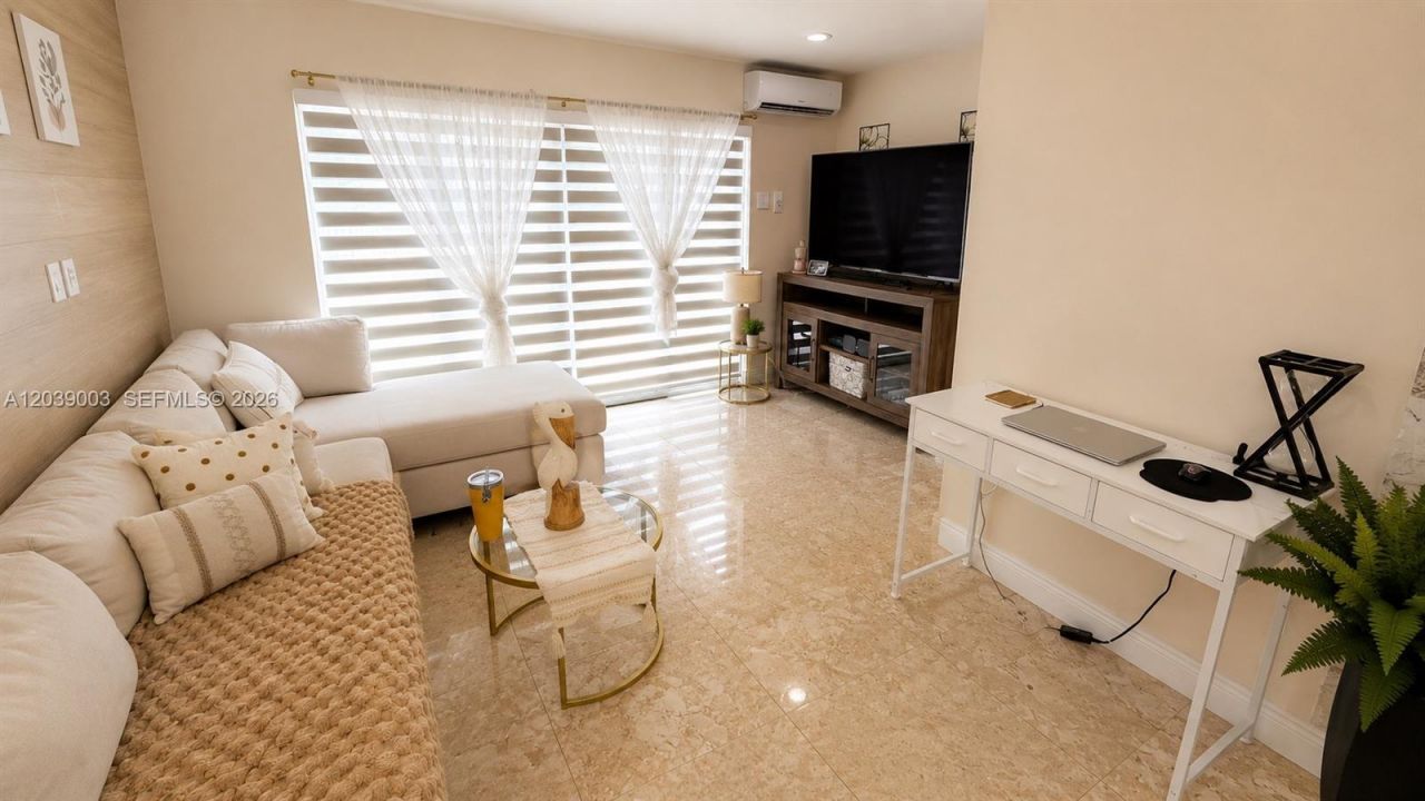9101 SW 16th St, Miami, FL 33165 Photo