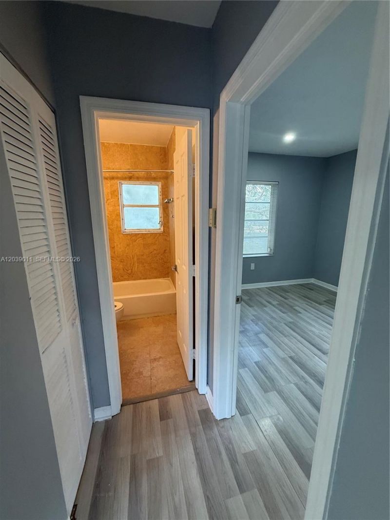 426 NE 77th St Rd , Unit 4, Miami, FL 33138 Photo