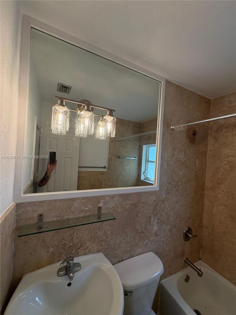 426 NE 77th St Rd , Unit 4, Miami, FL 33138 Photo