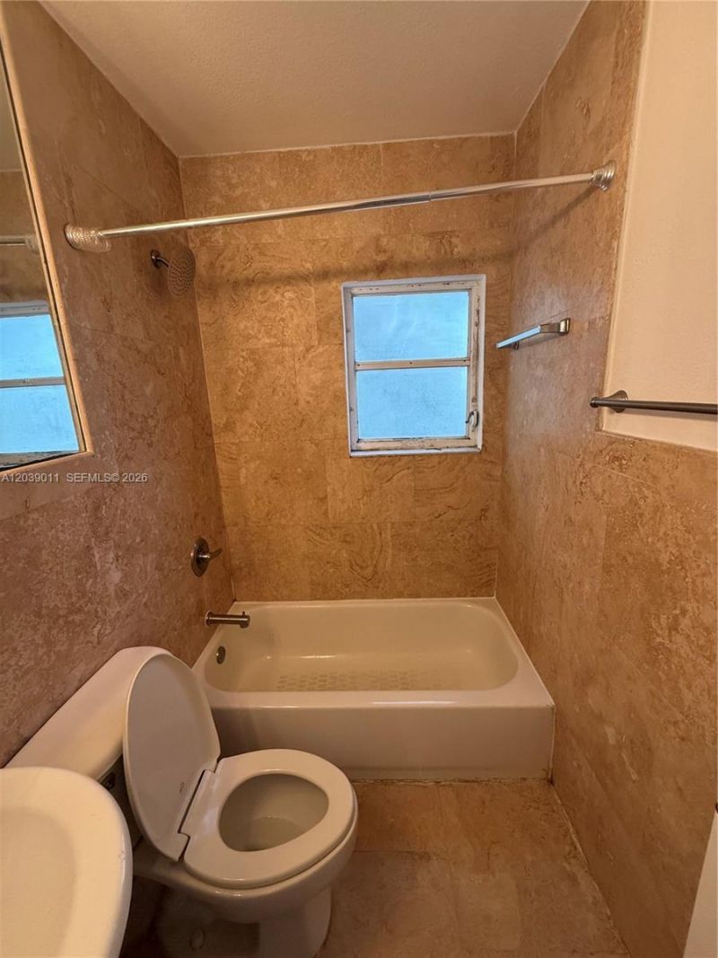 426 NE 77th St Rd , Unit 4, Miami, FL 33138 Photo
