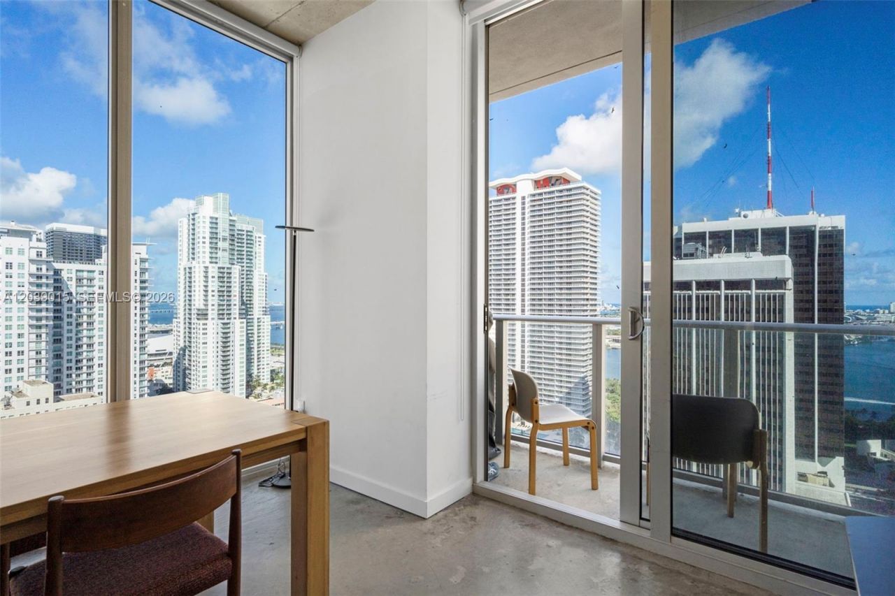 151 SE 1st St , Unit 3102, Miami, FL 33131 Photo