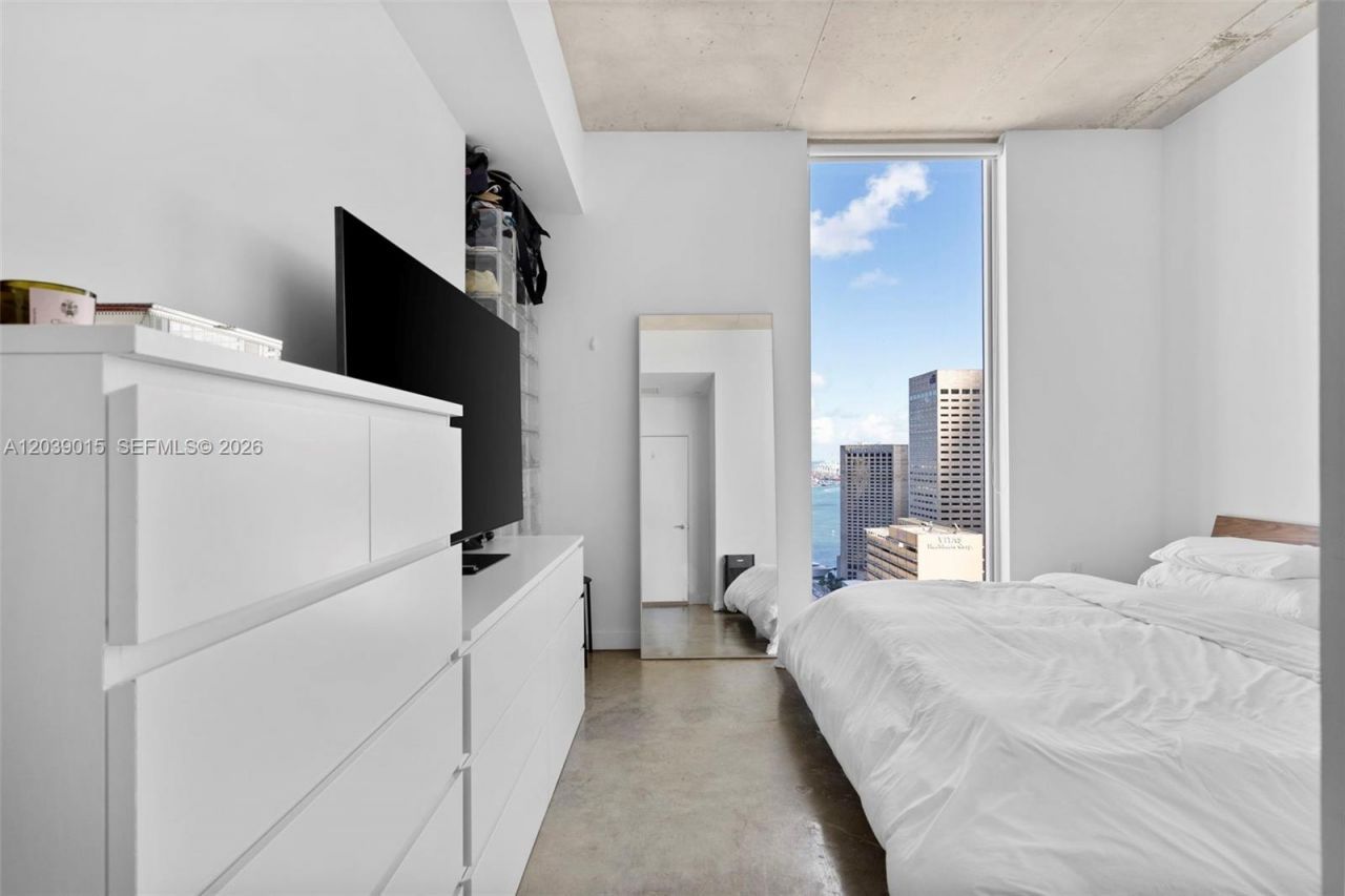 151 SE 1st St , Unit 3102, Miami, FL 33131 Photo