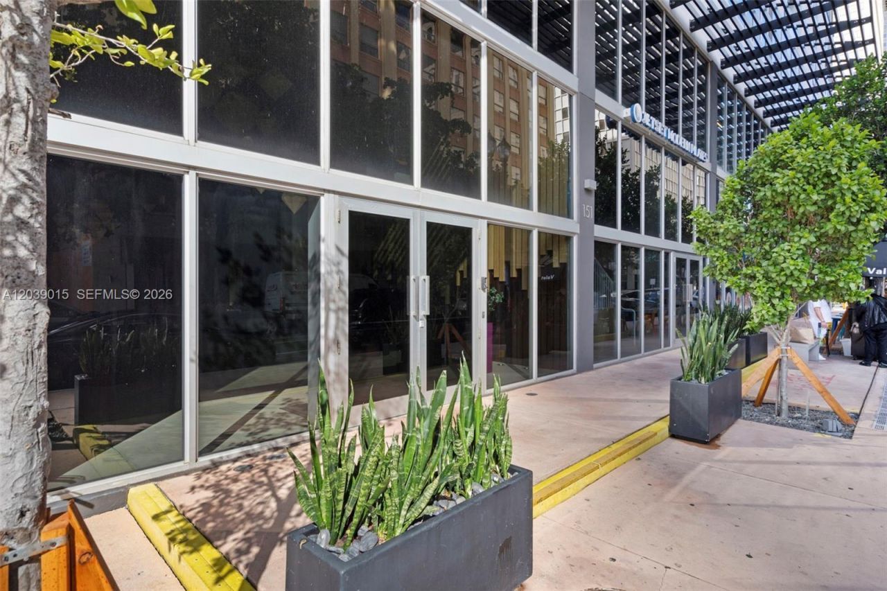 151 SE 1st St , Unit 3102, Miami, FL 33131 Photo