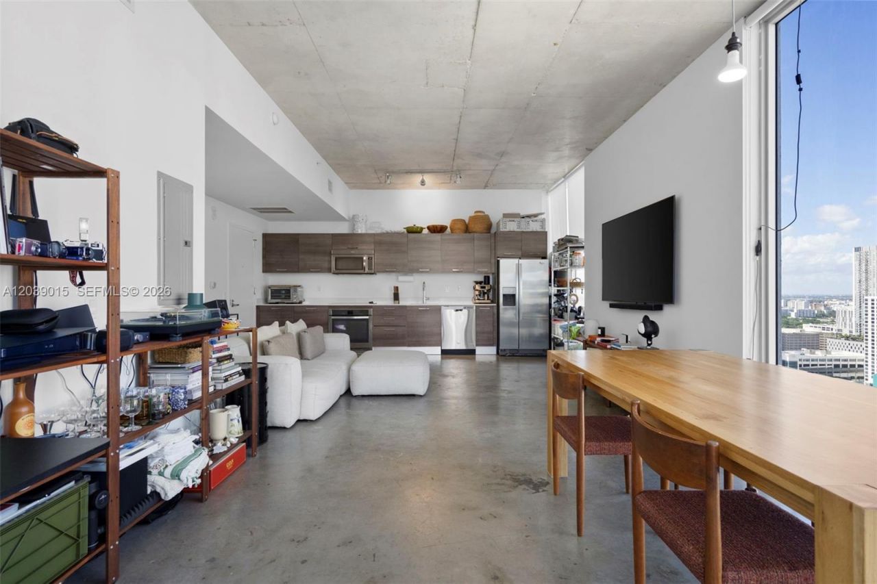 151 SE 1st St , Unit 3102, Miami, FL 33131 Photo