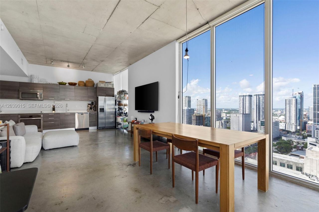 151 SE 1st St , Unit 3102, Miami, FL 33131 Photo