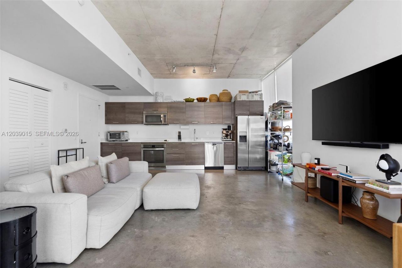 151 SE 1st St , Unit 3102, Miami, FL 33131 Photo