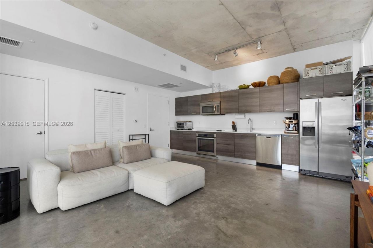 151 SE 1st St , Unit 3102, Miami, FL 33131 Photo