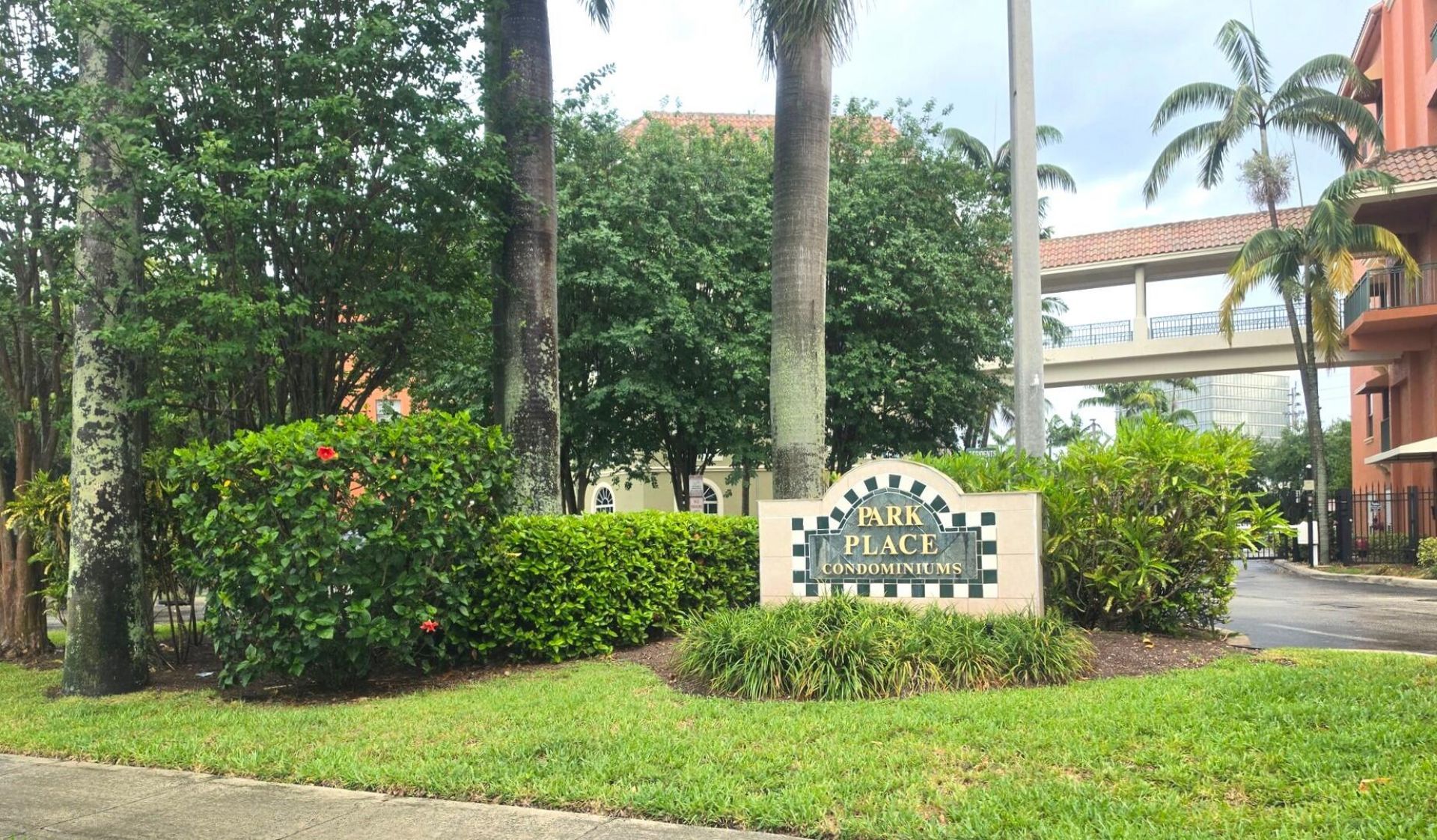 1610 Presidential Way, Unit 505, West Palm Beach, FL 33401 Photo