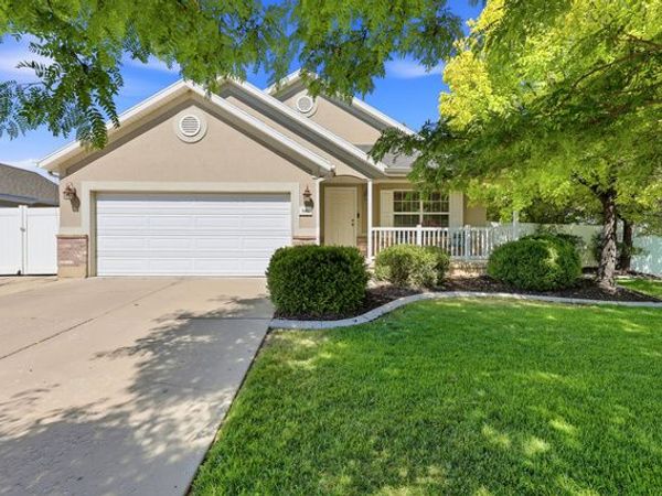 8462 S OAK FARM DR W, West Jordan, UT 84081