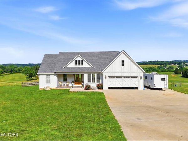 455 Hiwassee Rd, Madisonville, TN 37354