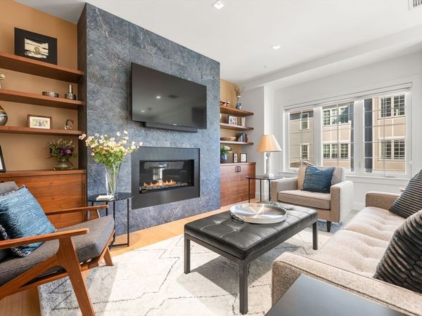21 Crowninshield Rd, Unit 21, Brookline, MA 02446