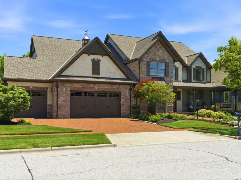 4551 Hirth Hill Road E, Grove City, OH 43123 Photo 2