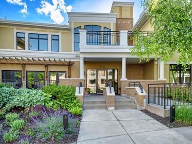 715 Linden Street, Unit 204, Mendota Heights, MN 55118