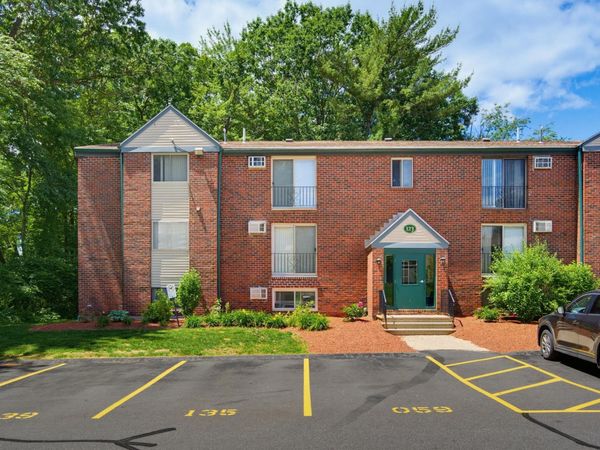 123 English Village Road, Unit 202, Manchester, NH 03102