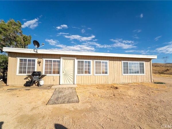 8390 Milpas , Apple Valley, CA 92308