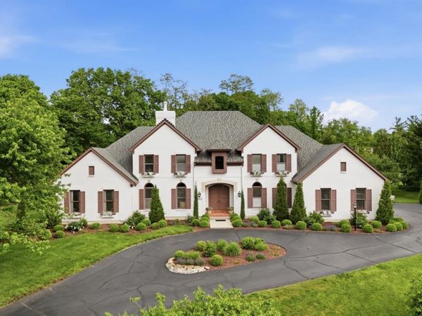 9071 Ambercreek Drive, Amberley, OH 45236