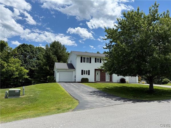 128 Hagan Circle , Oneida, NY 13421