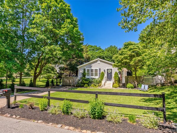 18 N Hampton Avenue, Miller Place, NY 11764