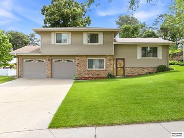6241 S 74th Street, Ralston, NE 68127