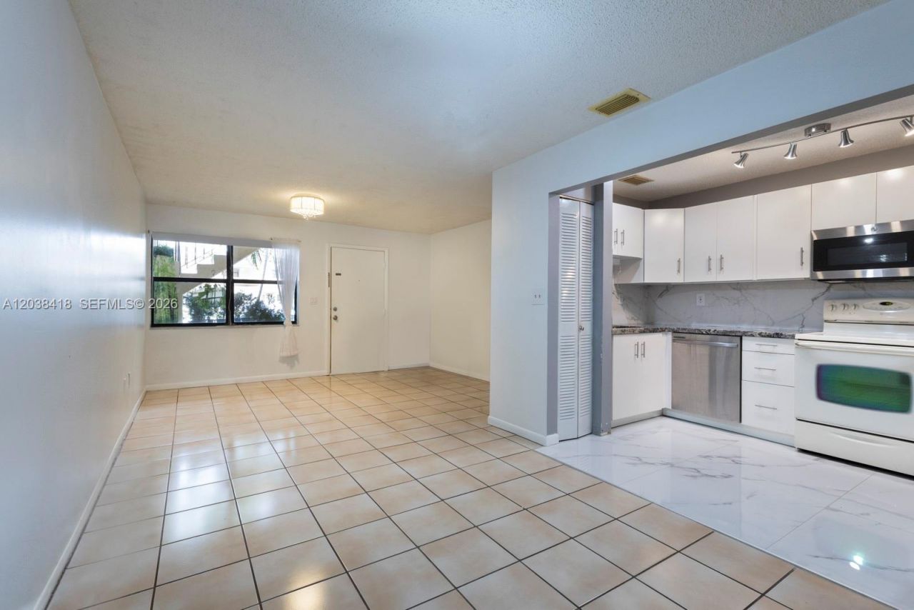 12940 SW 64th Ln , Unit 312-3, Miami, FL 33183 Photo