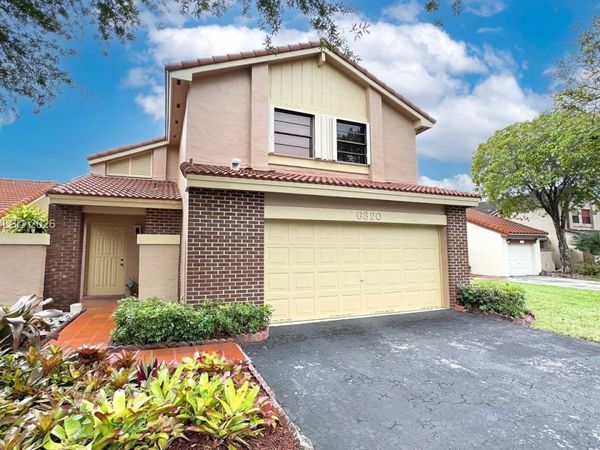 6320 NW 173rd St , Hialeah, FL 33015