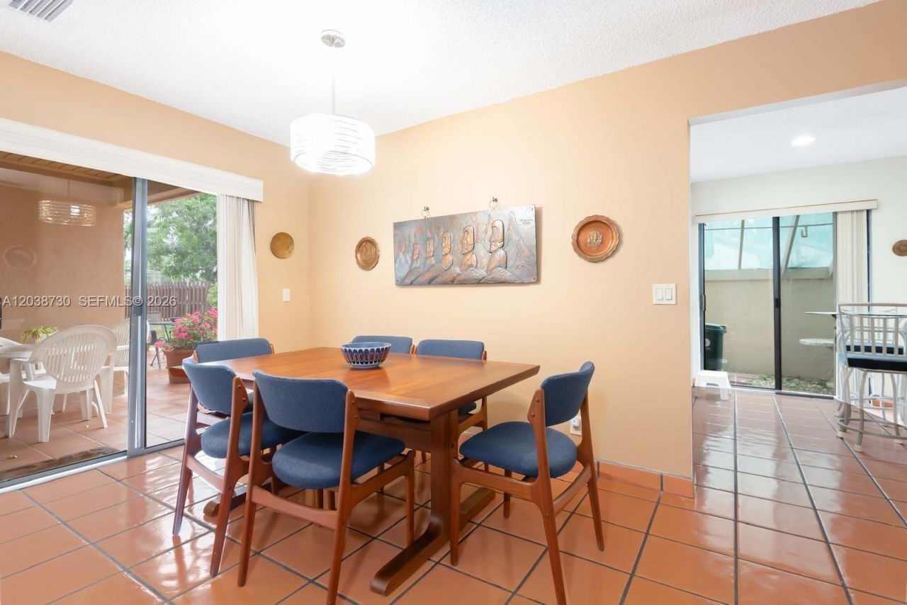 6320 NW 173rd St, Hialeah, FL 33015 Photo