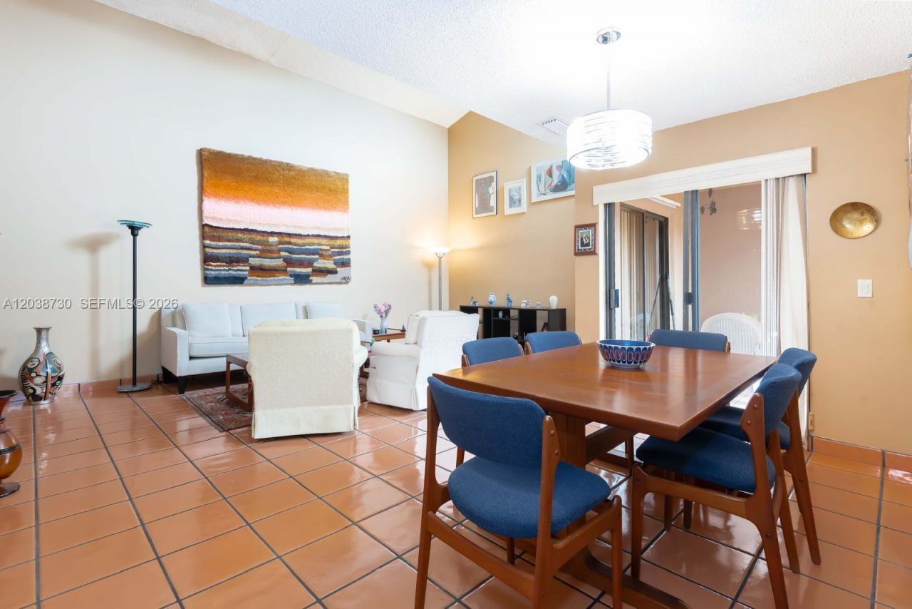 6320 NW 173rd St, Hialeah, FL 33015 Photo