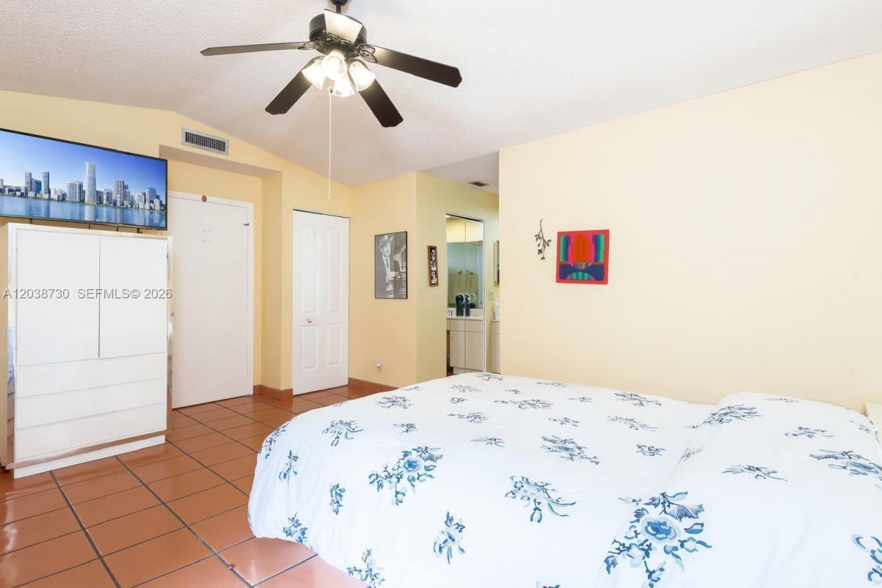 6320 NW 173rd St, Hialeah, FL 33015 Photo
