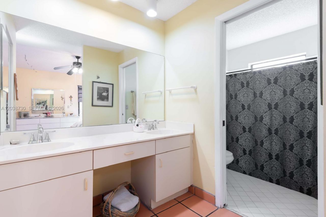 6320 NW 173rd St, Hialeah, FL 33015 Photo