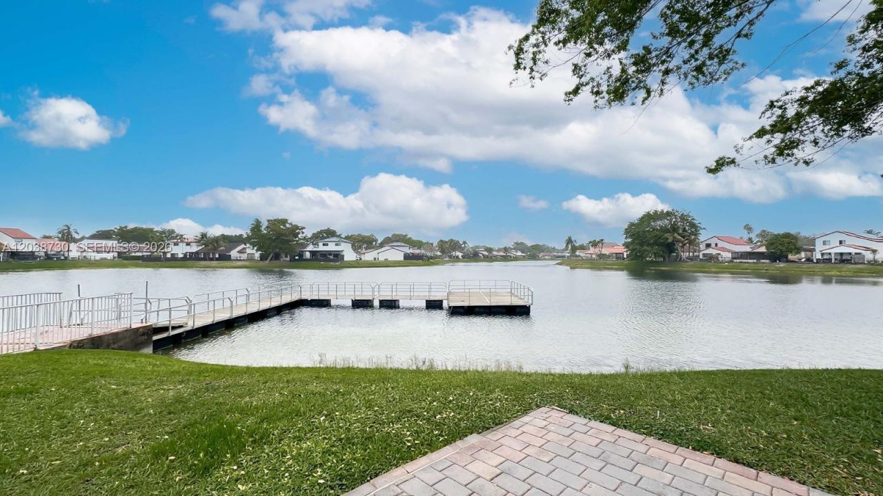 6320 NW 173rd St, Hialeah, FL 33015 Photo