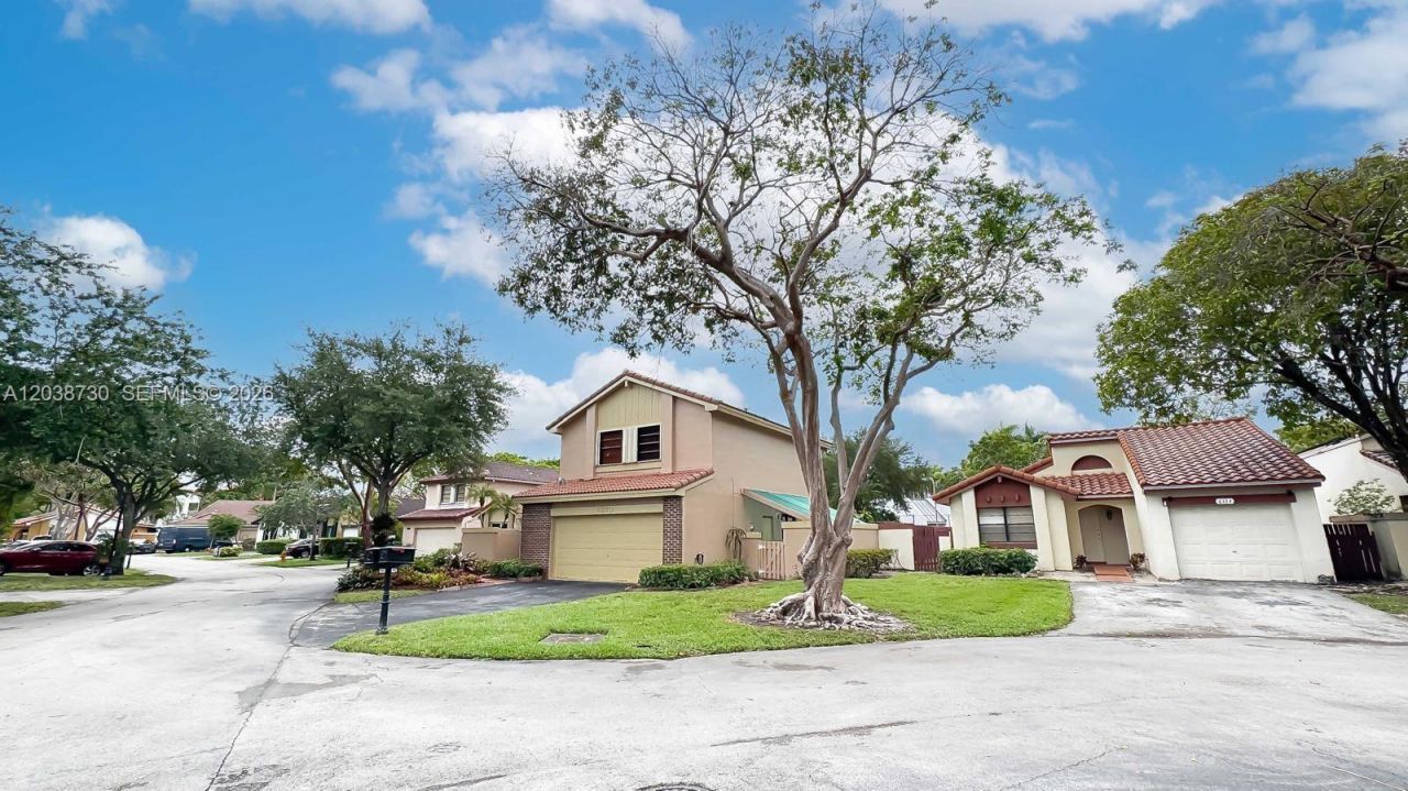 6320 NW 173rd St, Hialeah, FL 33015 Photo