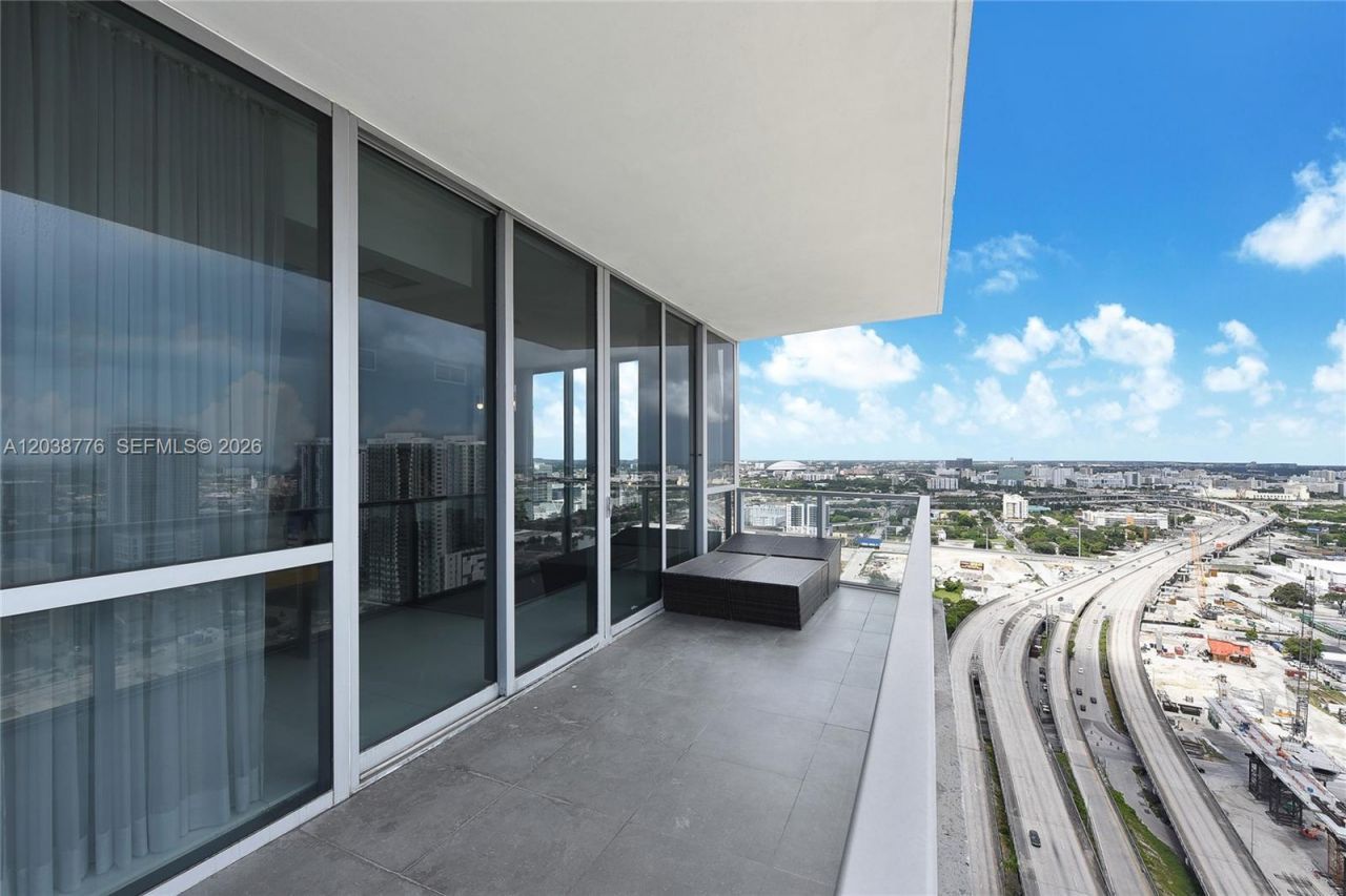 1100 Biscayne Blvd , Unit 3205, Miami, FL 33132 Photo