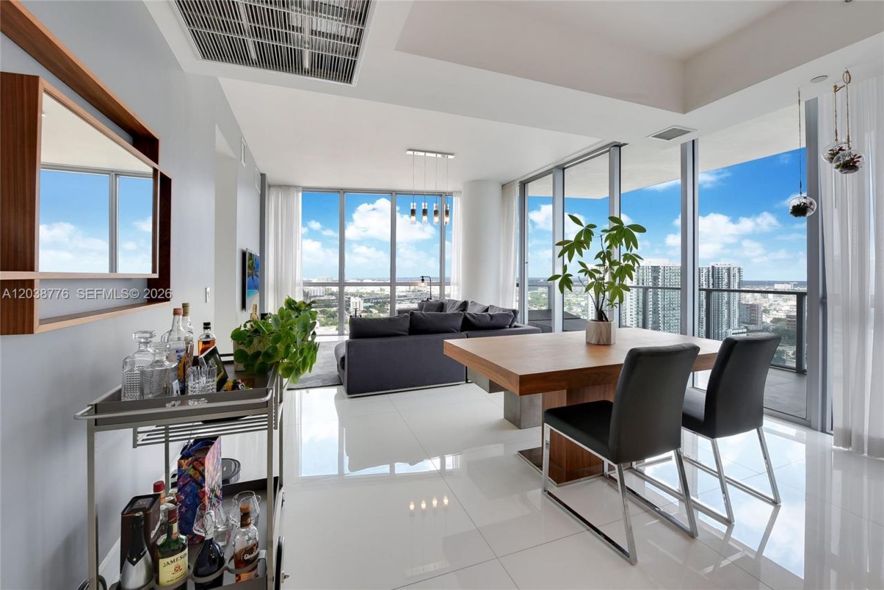 1100 Biscayne Blvd , Unit 3205, Miami, FL 33132 Photo