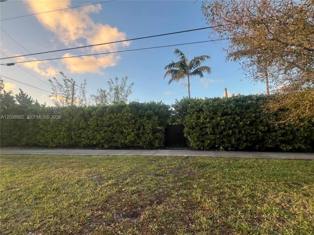 9200 SW 128 St , Kendall, FL 33176 Photo