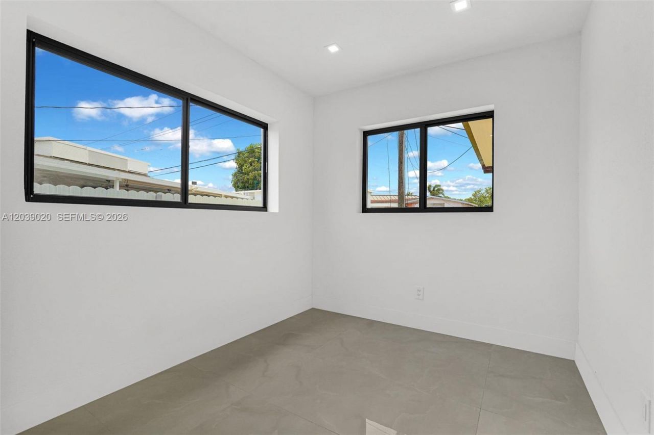 18510 NW 42nd Pl, Miami Gardens, FL 33055 Photo