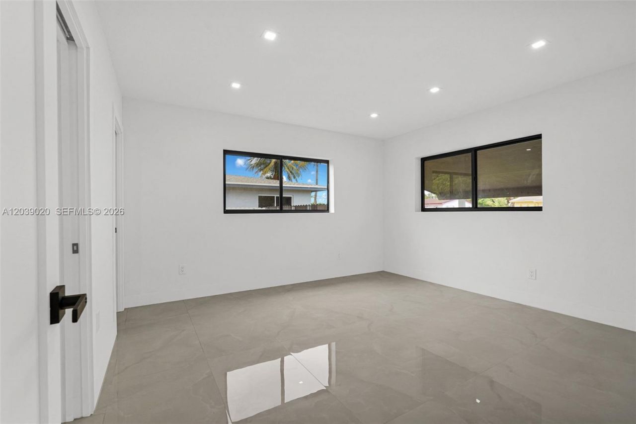 18510 NW 42nd Pl, Miami Gardens, FL 33055 Photo