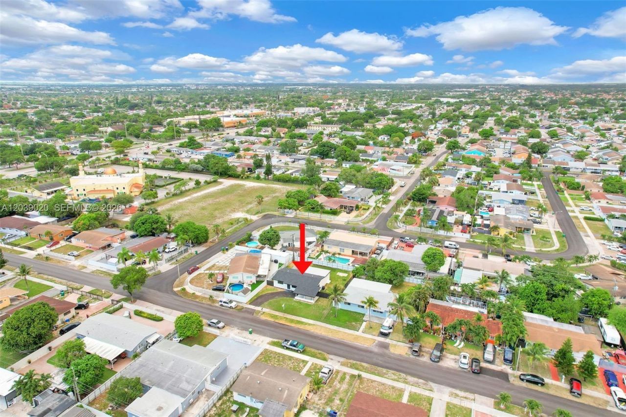18510 NW 42nd Pl, Miami Gardens, FL 33055 Photo