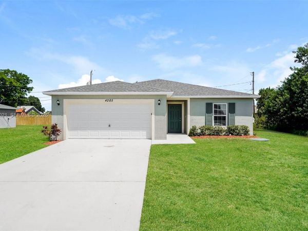 4285 SW Walker St , Port St. Lucie, FL 34953
