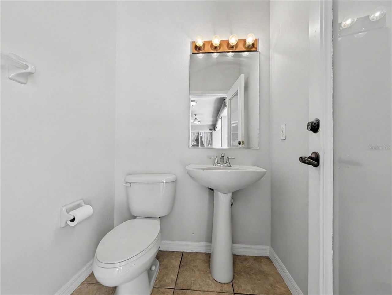 4414 67th Avenue Circle E, Sarasota, FL 34243 Photo