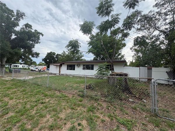 4701 W TRILBY AVENUE , TAMPA, FL 33616