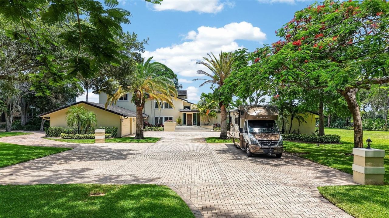 6305 Burning Tree Drive, Seminole, FL 33777 Photo