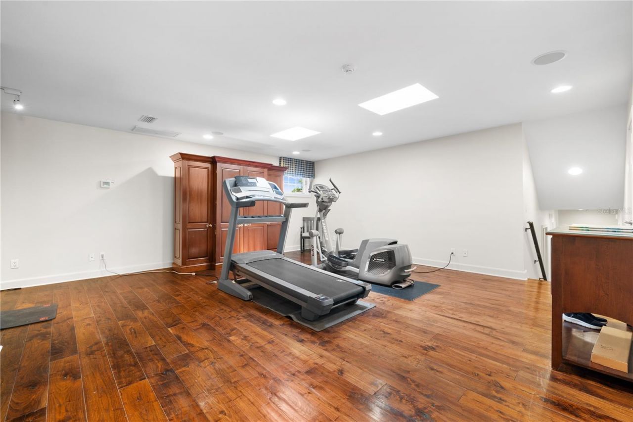 6305 Burning Tree Drive, Seminole, FL 33777 Photo
